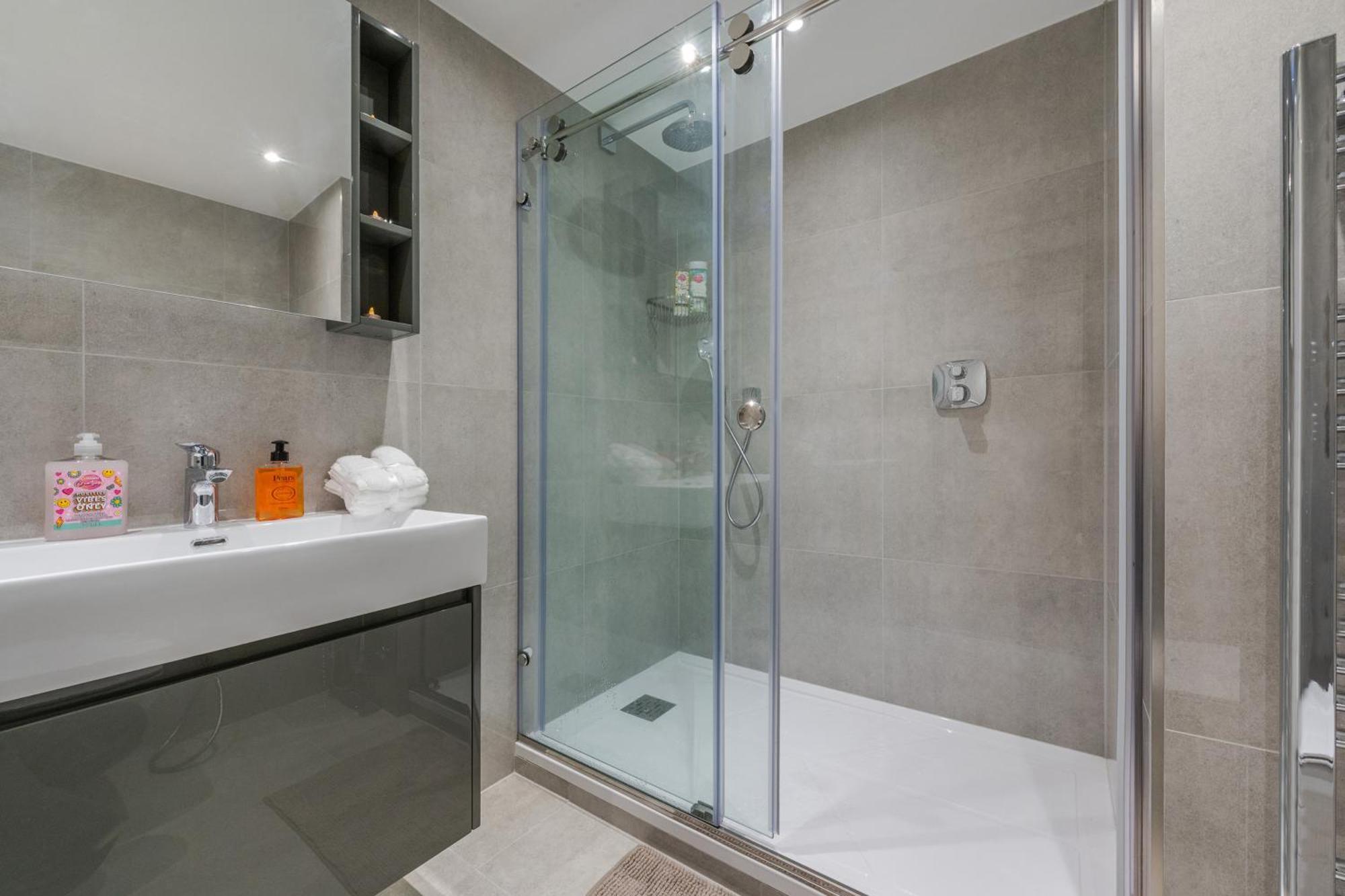 City Chic 3 Bedroom 2 Bathroom Luxury Living 7Hs Londen Buitenkant foto